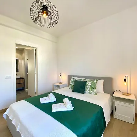 Twins 2 With Pool By Homing *