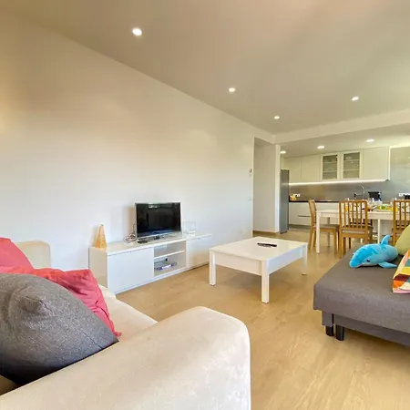 Twins 2 With Pool By Homing