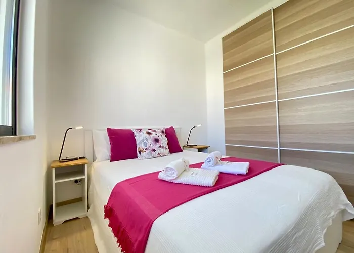 Twins 2 With Pool By Homing *