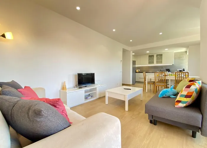 Twins 2 With Pool By Homing