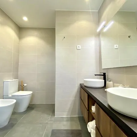 Twins 2 With Pool By Homing Apartamento