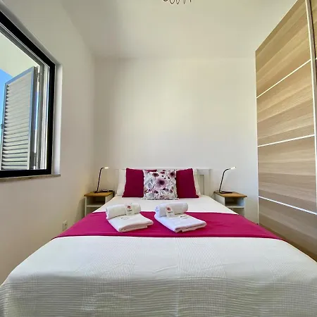 Apartment Twins 2 With Pool By Homing