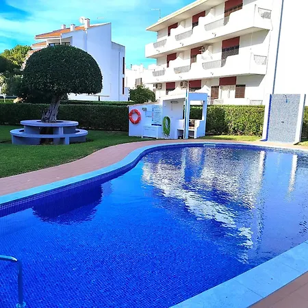 Twins 2 With Pool By Homing *